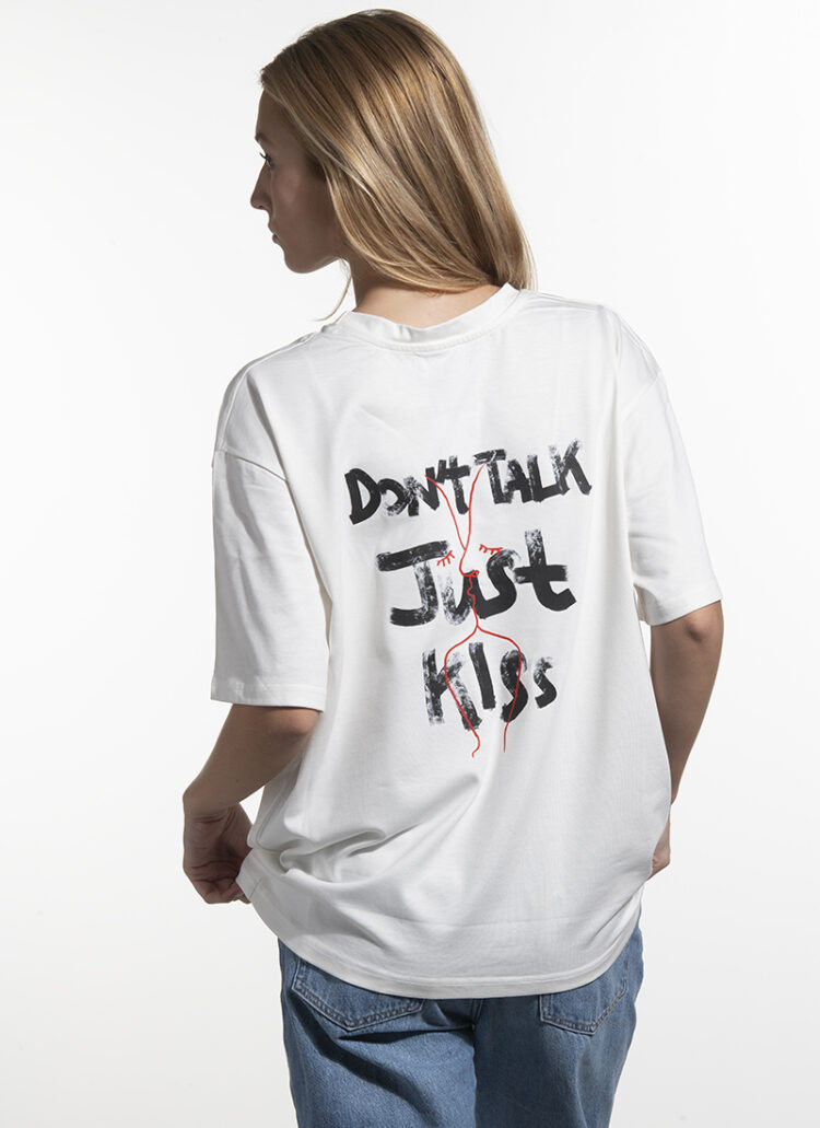 <span class="notranslate">Don't talk just kiss </span>
