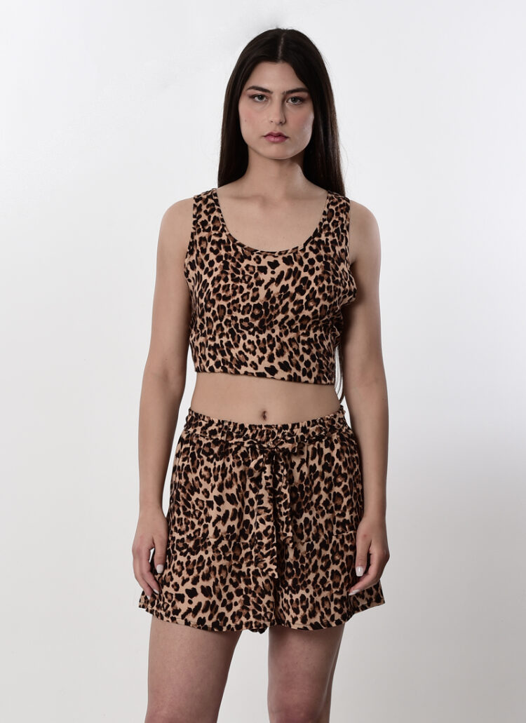 <span class="notranslate">Leopard shorts</span>