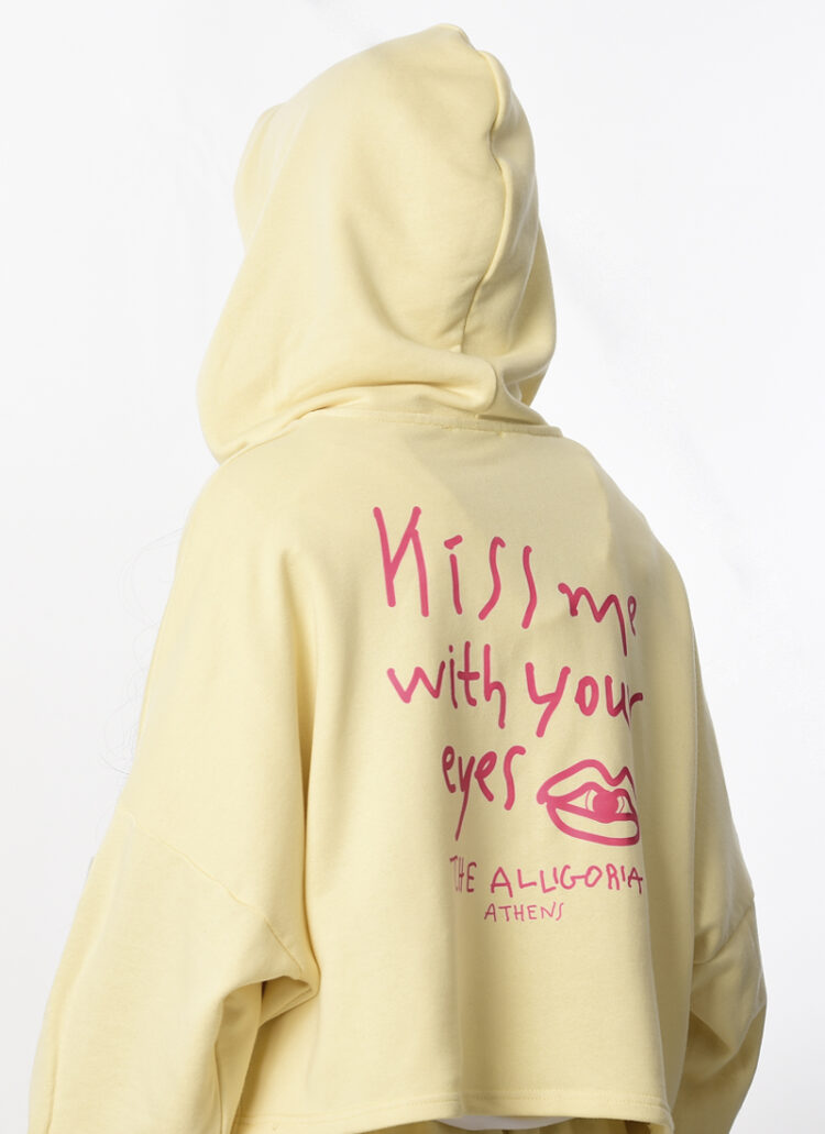 <span class="notranslate">Kiss me with your eyes</span>