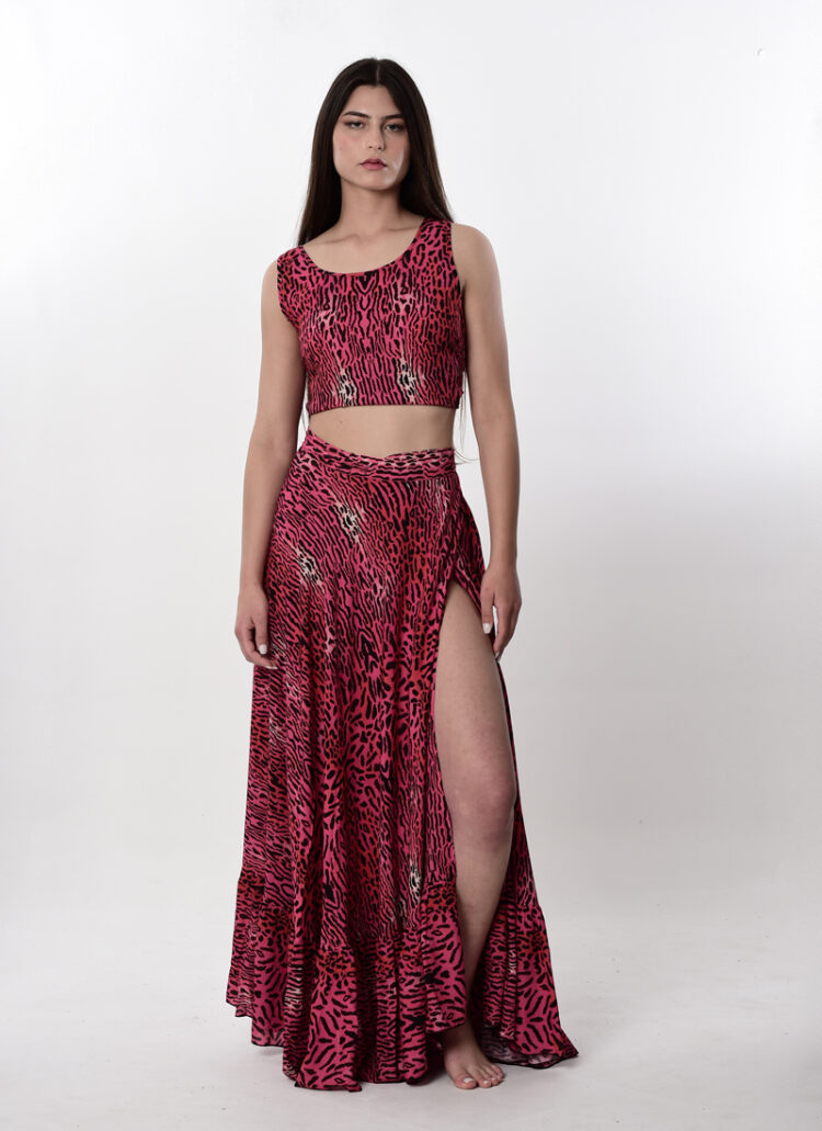 <span class="notranslate">Pink leopard skirt</span>