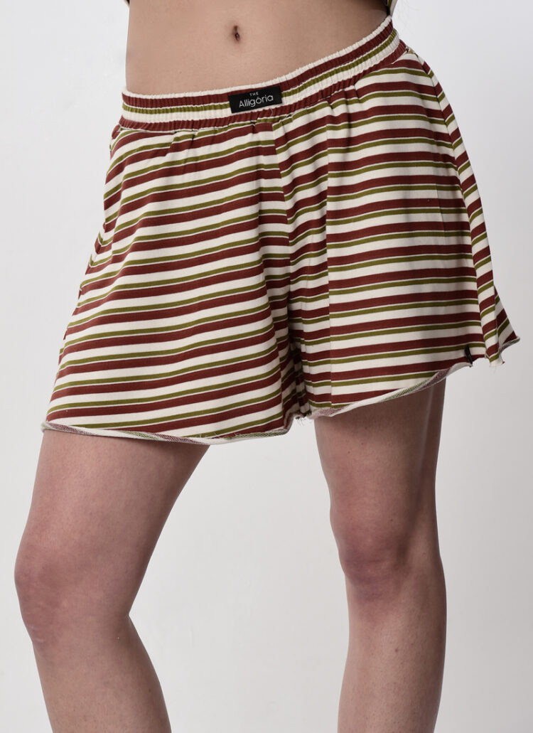 <span class="notranslate">Striped shorts</span>